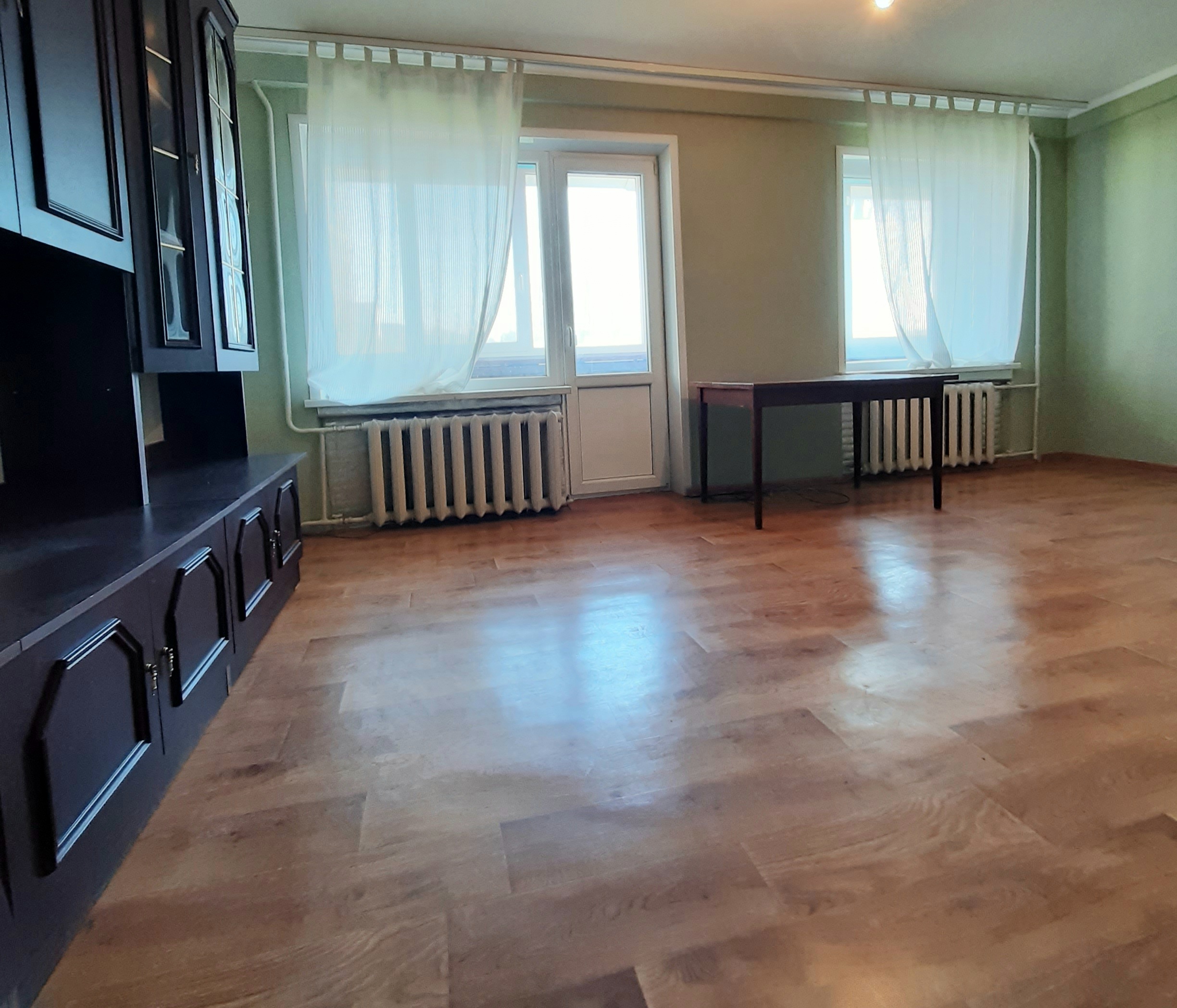 №744 Продаётся 2 комн. кв-ра, пр-т Металлургов, р-н Лиманского рынка.