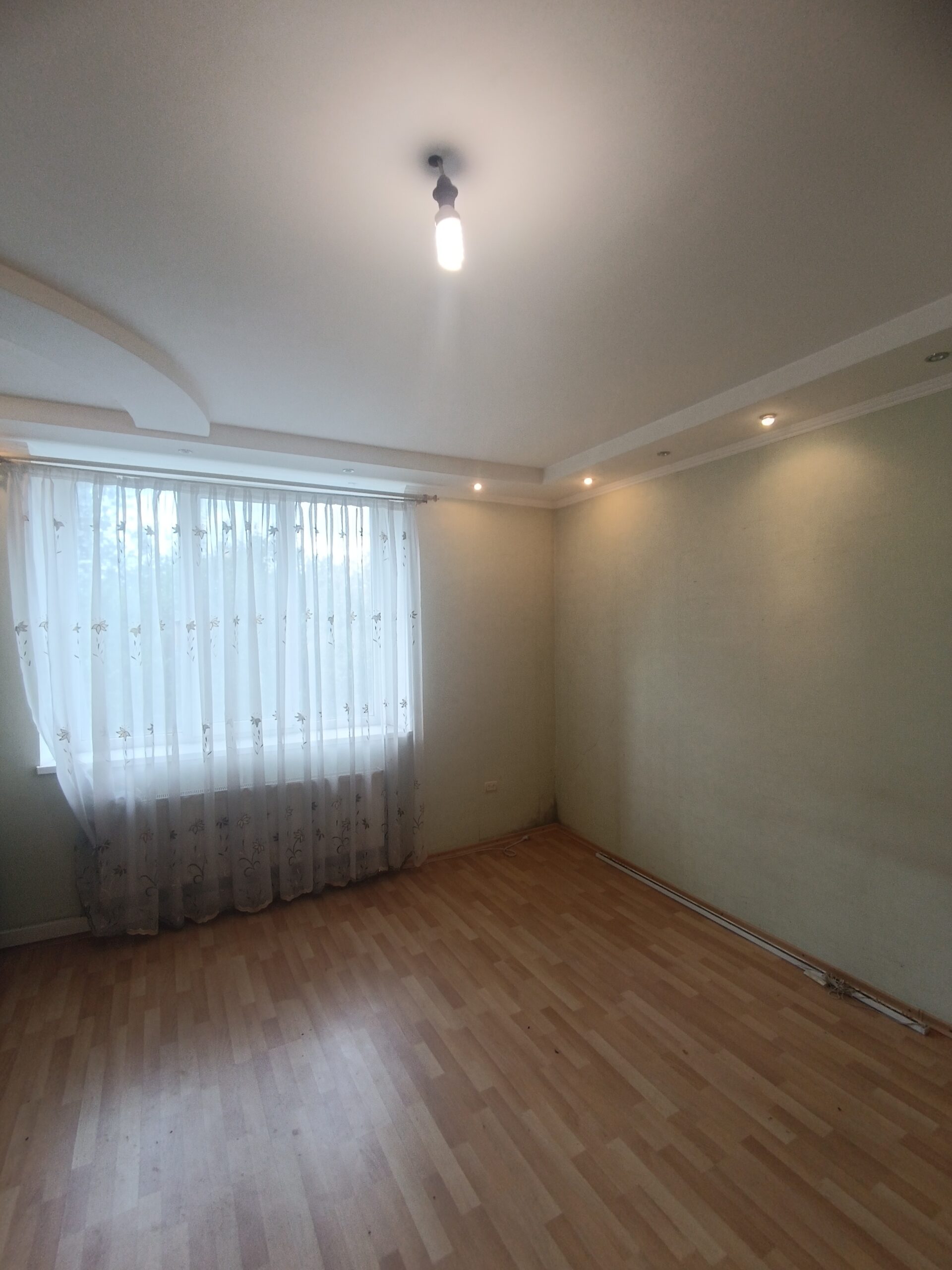 №1159 Продается 2-х комнатная квартира по ул Ленинградской, р-н стадиона Сталь